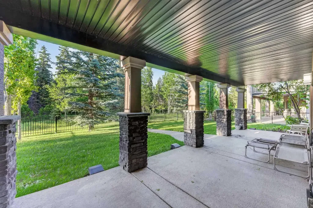 2646 Evercreek Bluffs Way SW Calgary AB T2Y 4V7