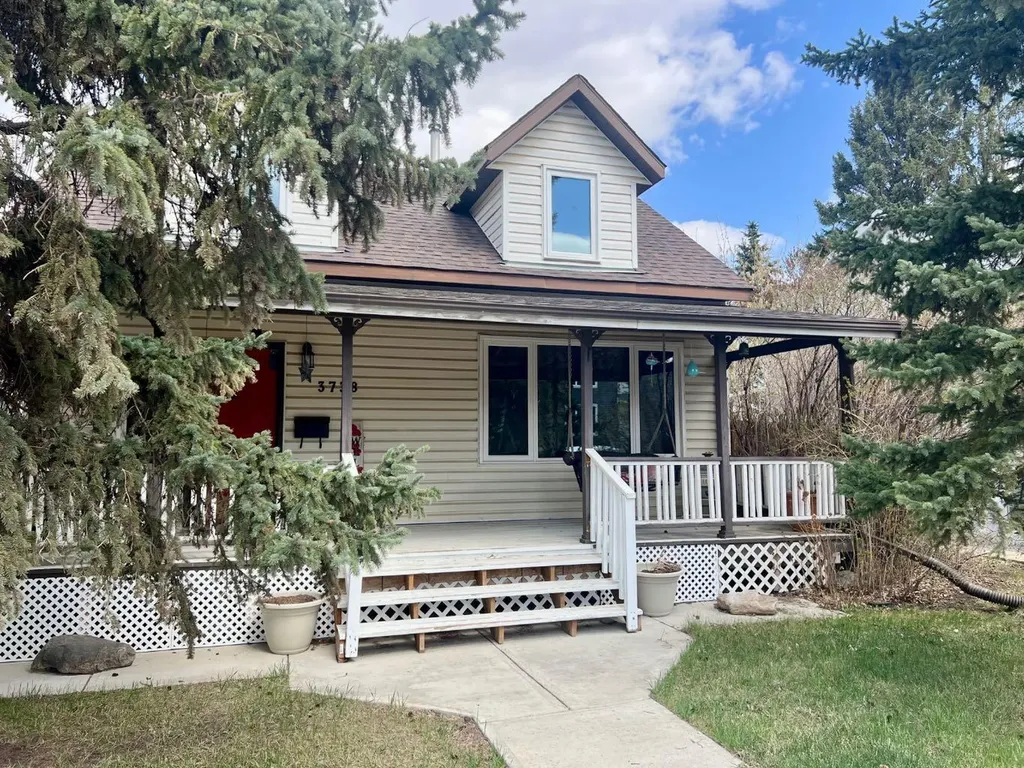 3738 45 Street Red Deer AB T4N1J4