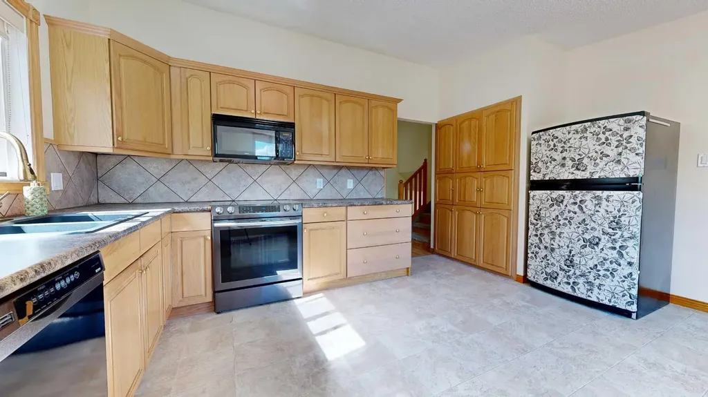 9413 64 Avenue Grande Prairie AB T8W 1B4
