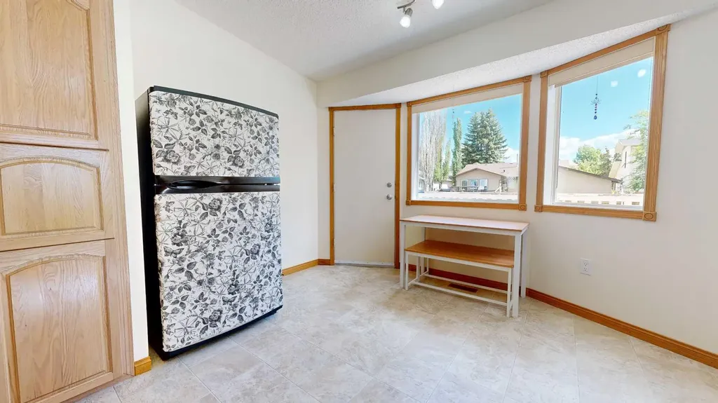 9413 64 Avenue Grande Prairie AB T8W 1B4