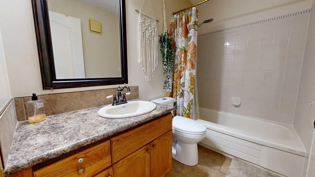 9413 64 Avenue Grande Prairie AB T8W 1B4