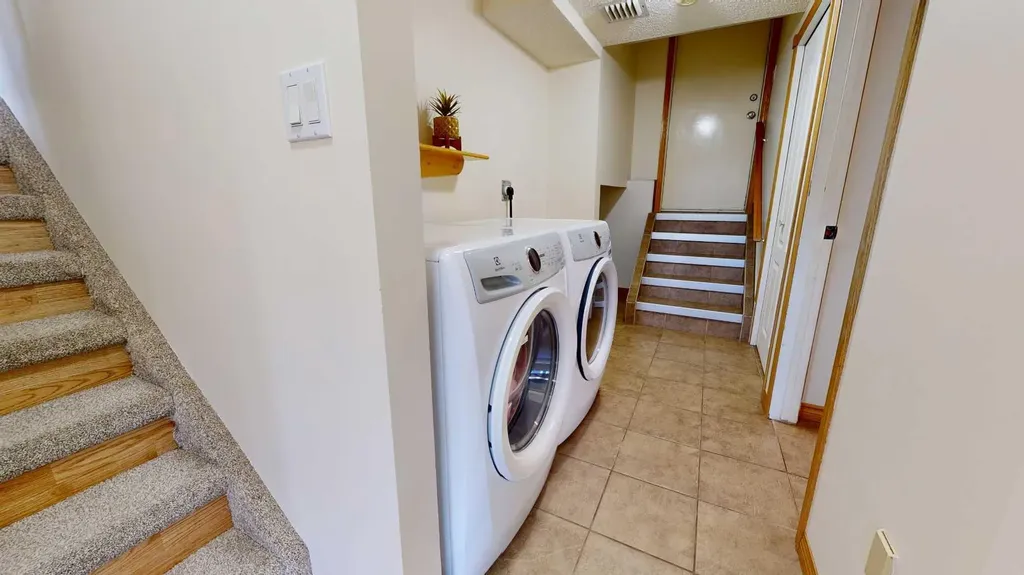 9413 64 Avenue Grande Prairie AB T8W 1B4