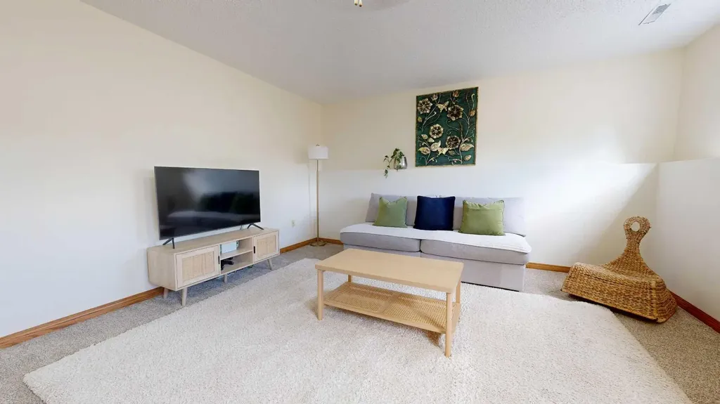 9413 64 Avenue Grande Prairie AB T8W 1B4