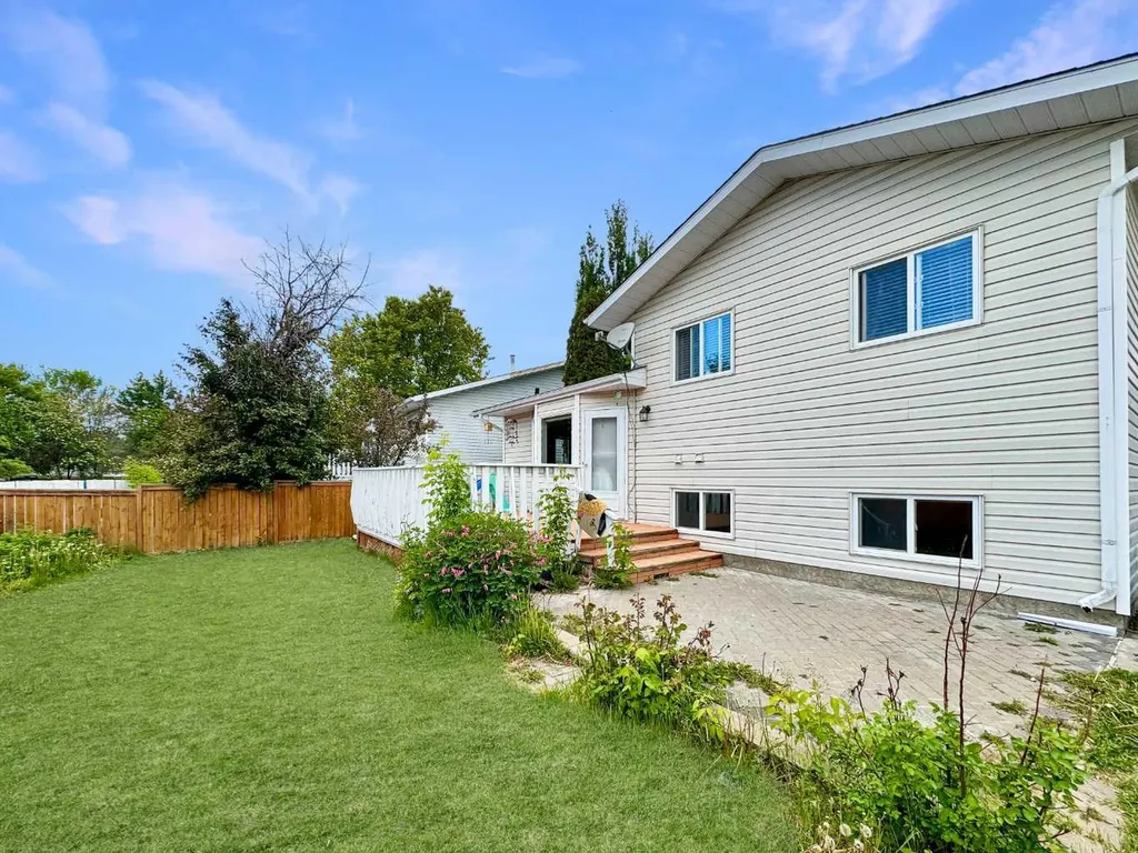 9413 64 Avenue Grande Prairie AB T8W 1B4