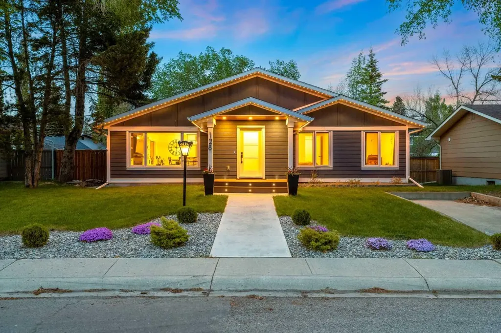 128 Lake Moraine Place SE Calgary AB T2J 2Y7