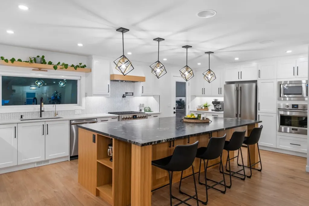 128 Lake Moraine Place SE Calgary AB T2J 2Y7