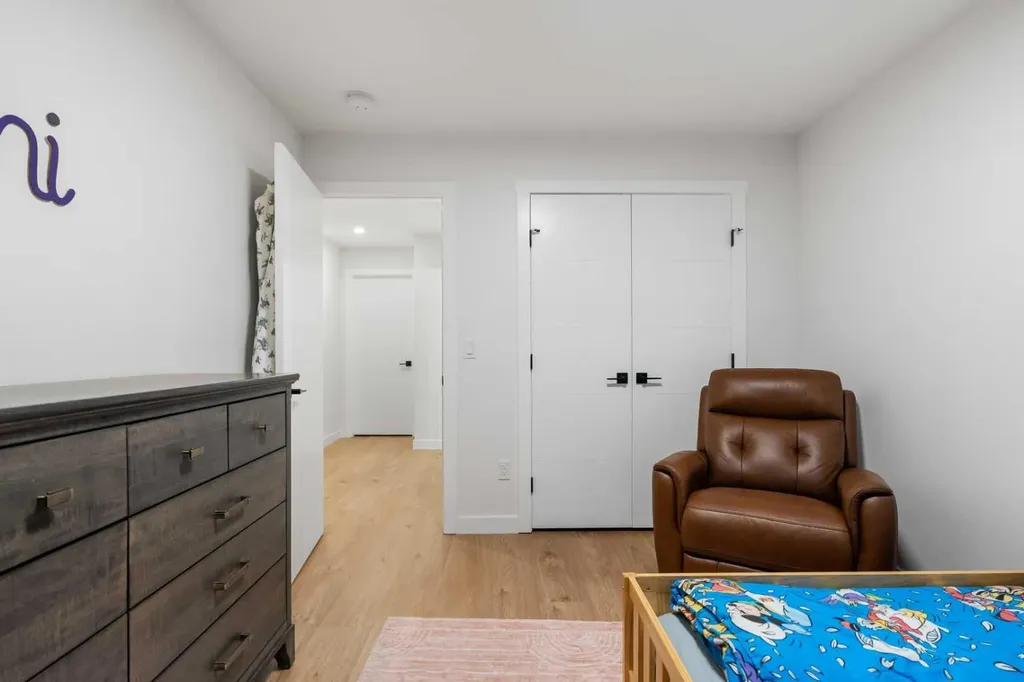 128 Lake Moraine Place SE Calgary AB T2J 2Y7
