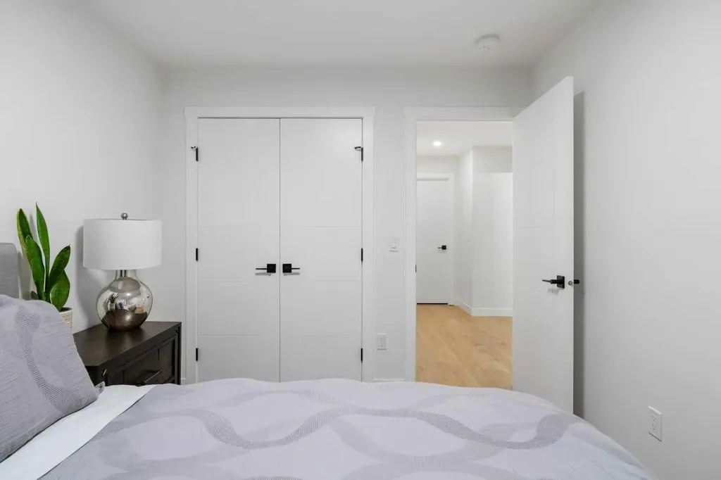 128 Lake Moraine Place SE Calgary AB T2J 2Y7