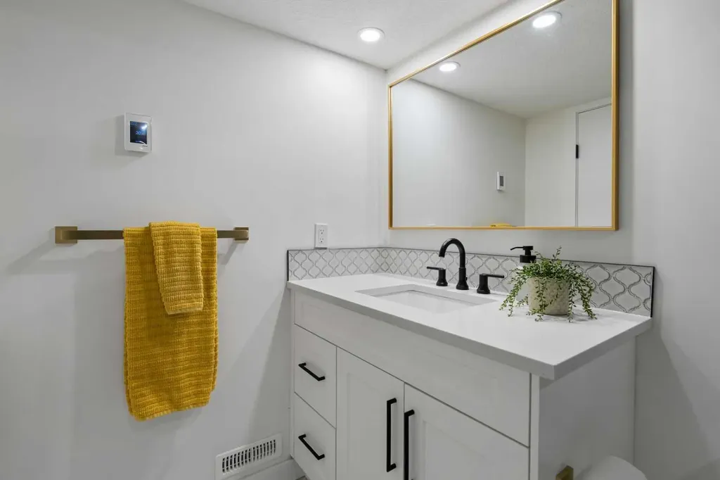 128 Lake Moraine Place SE Calgary AB T2J 2Y7