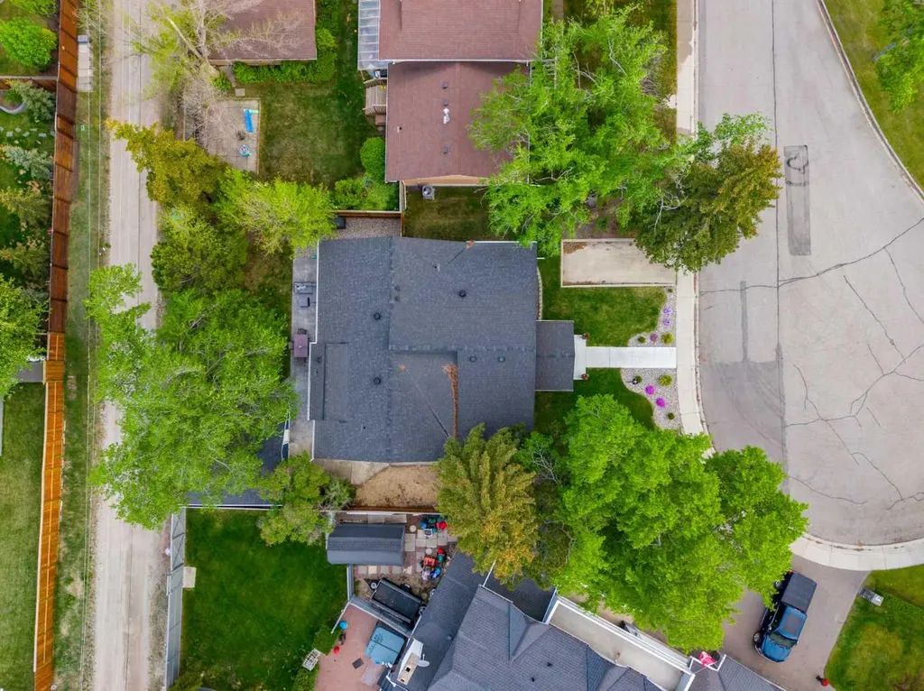 128 Lake Moraine Place SE Calgary AB T2J 2Y7