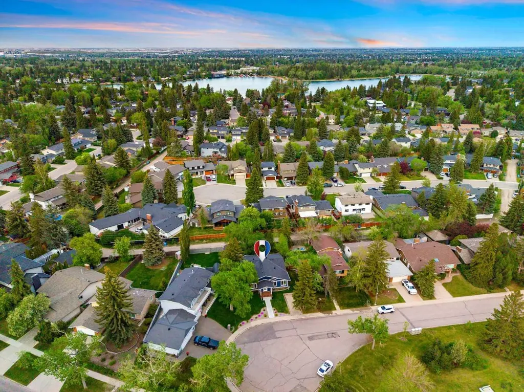 128 Lake Moraine Place SE Calgary AB T2J 2Y7