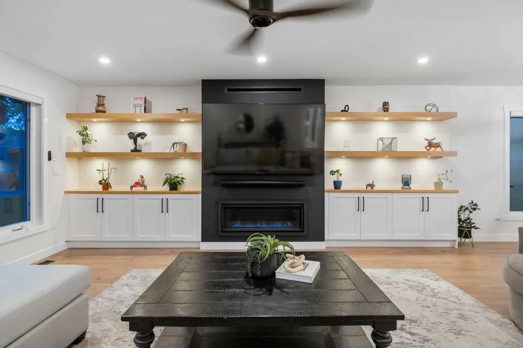 128 Lake Moraine Place SE Calgary AB T2J 2Y7