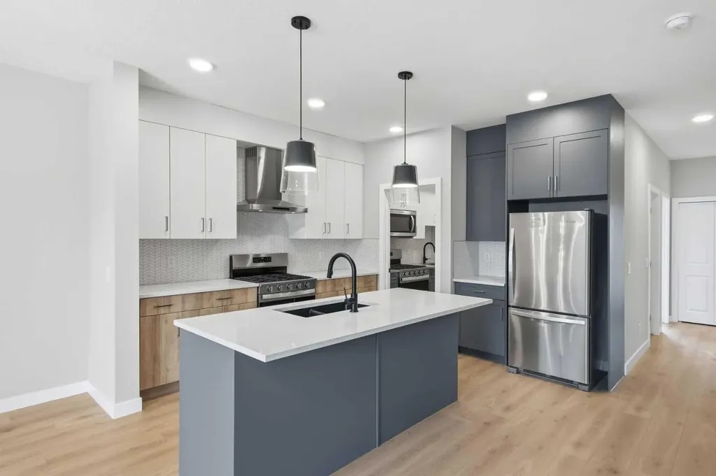 43 Belvedere Crescent SE Calgary AB T2A 7Z9