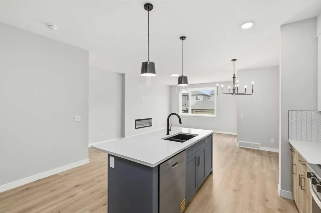 43 Belvedere Crescent SE Calgary AB T2A 7Z9