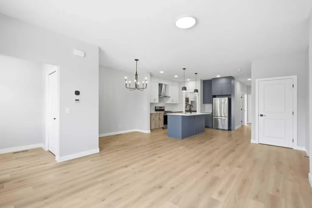 43 Belvedere Crescent SE Calgary AB T2A 7Z9