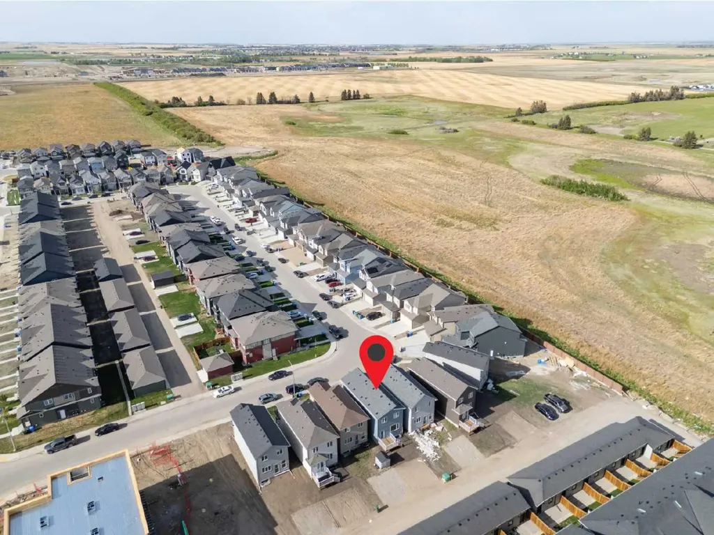 43 Belvedere Crescent SE Calgary AB T2A 7Z9