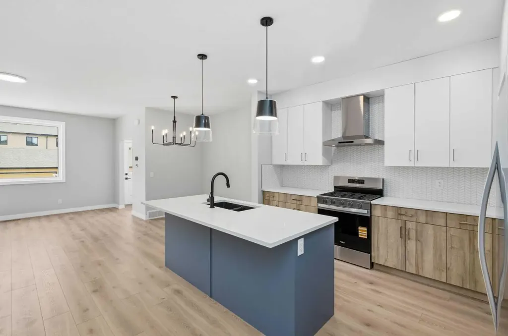 43 Belvedere Crescent SE Calgary AB T2A 7Z9