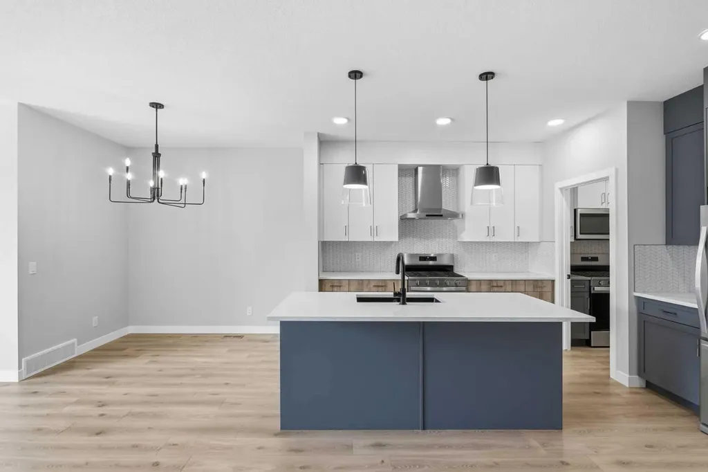 43 Belvedere Crescent SE Calgary AB T2A 7Z9