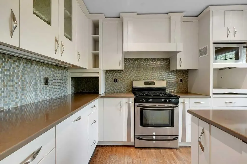 408 18a Street NW Calgary AB T2N2H2