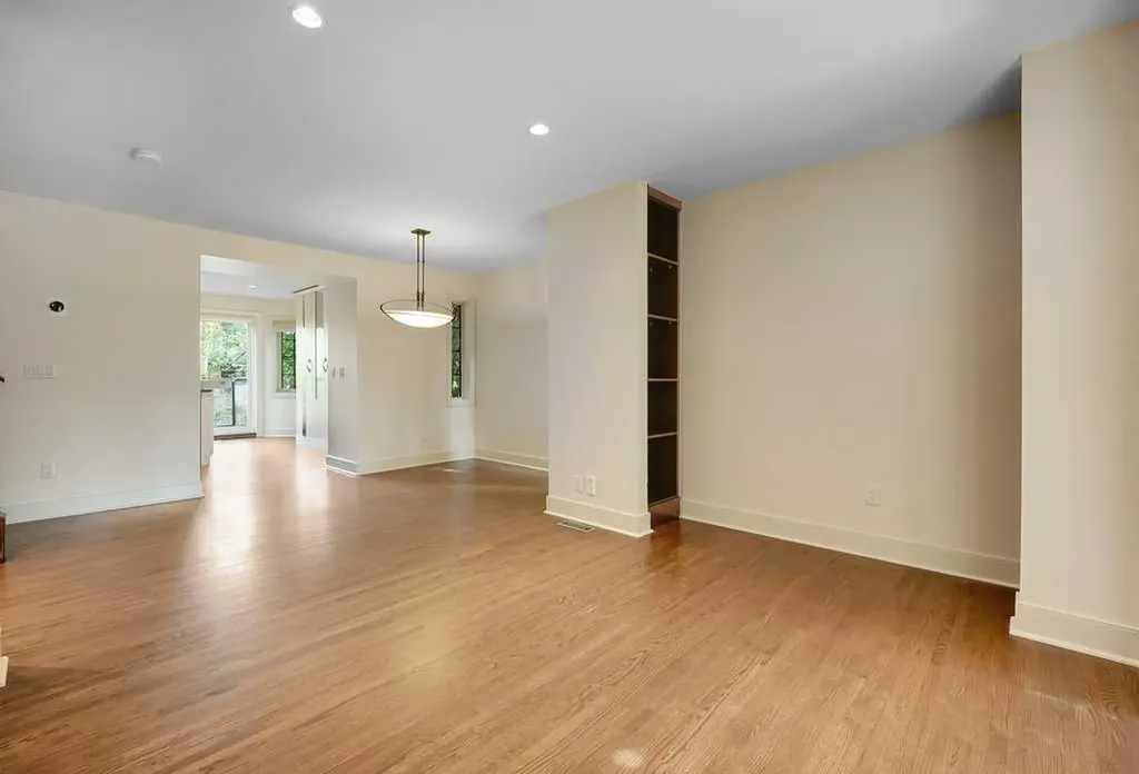 408 18a Street NW Calgary AB T2N2H2