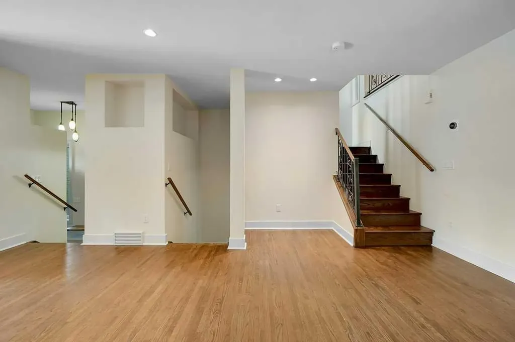 408 18a Street NW Calgary AB T2N2H2