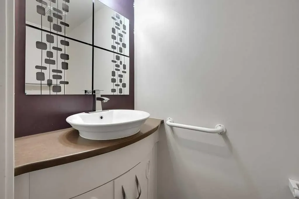 408 18a Street NW Calgary AB T2N2H2