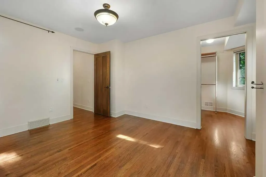 408 18a Street NW Calgary AB T2N2H2