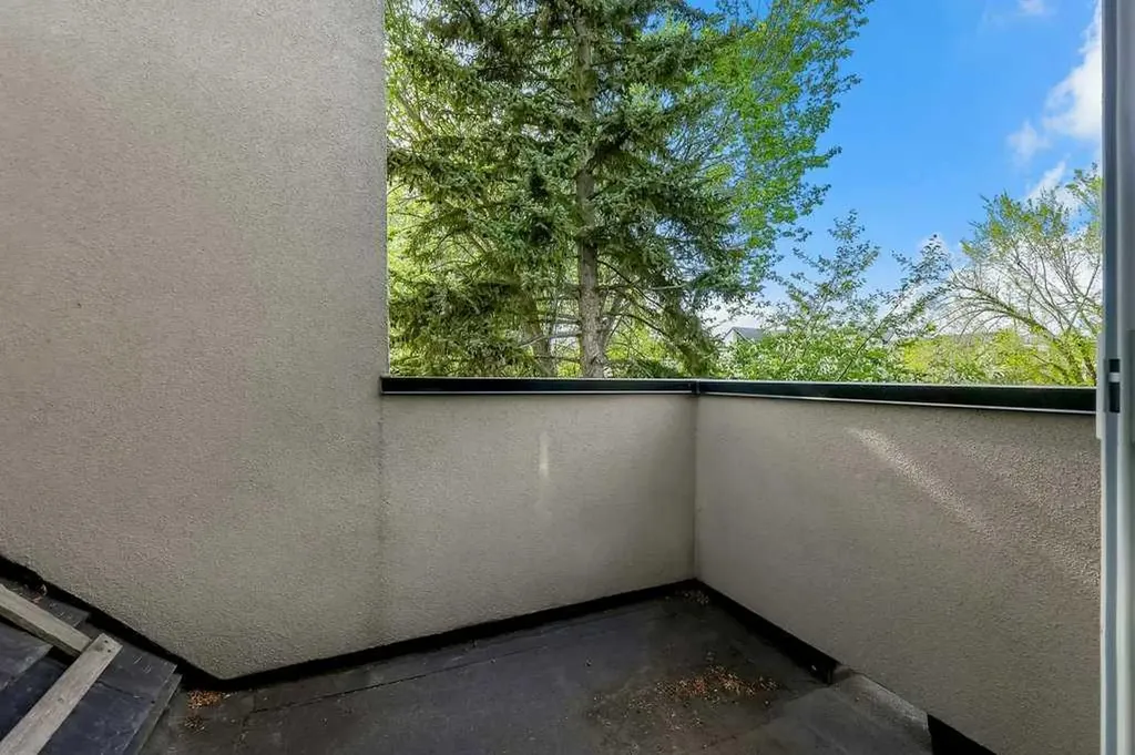 408 18a Street NW Calgary AB T2N2H2
