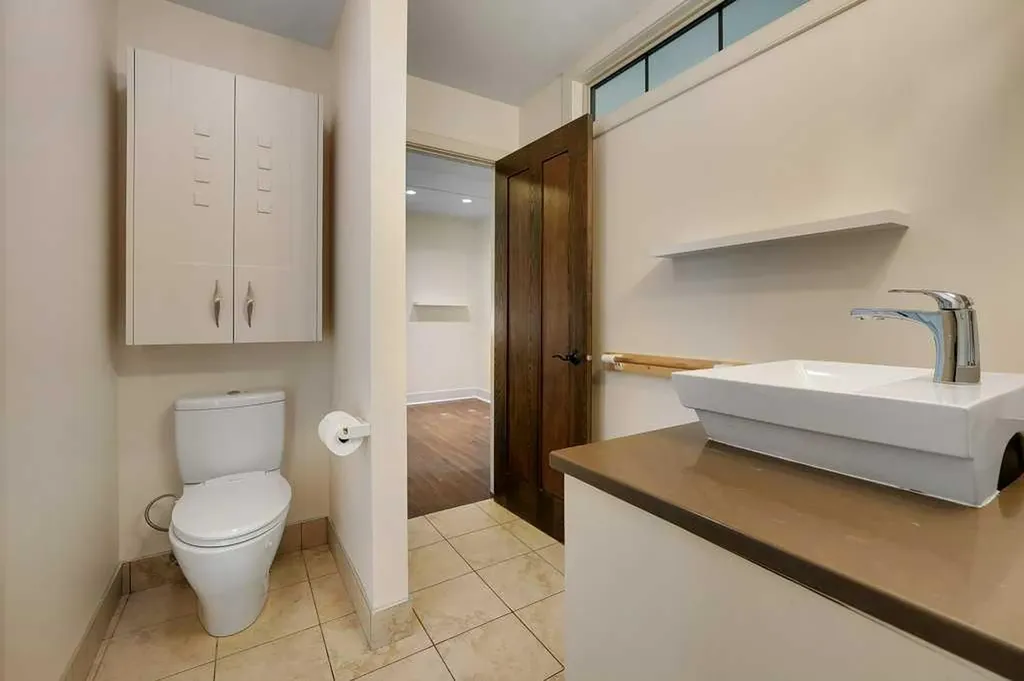 408 18a Street NW Calgary AB T2N2H2