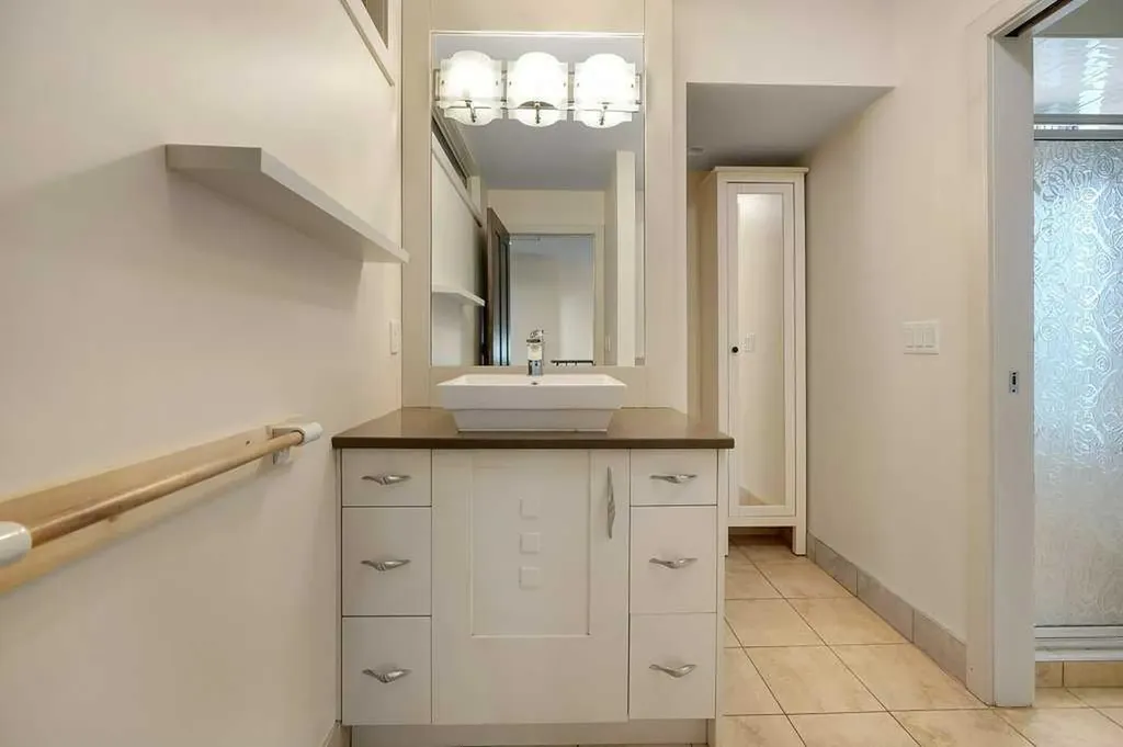 408 18a Street NW Calgary AB T2N2H2