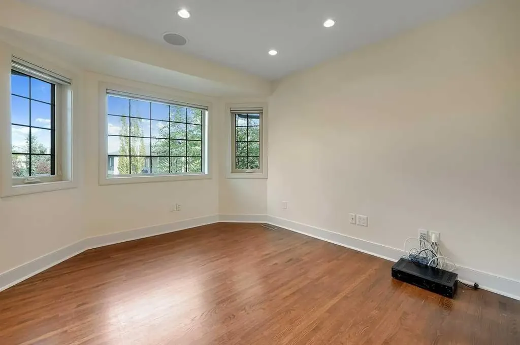 408 18a Street NW Calgary AB T2N2H2
