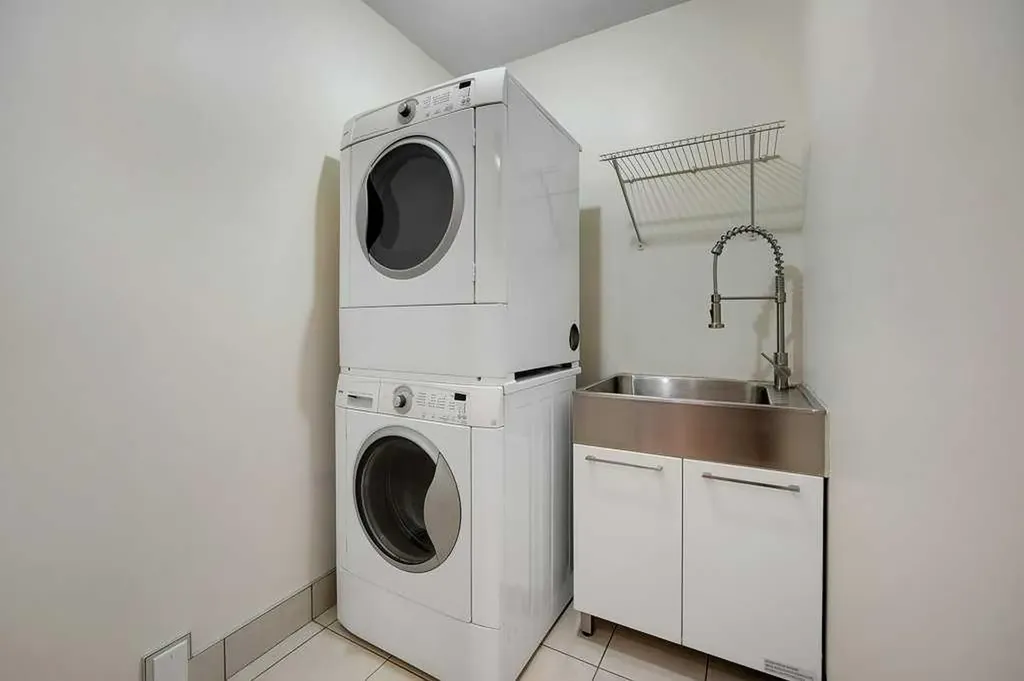 408 18a Street NW Calgary AB T2N2H2