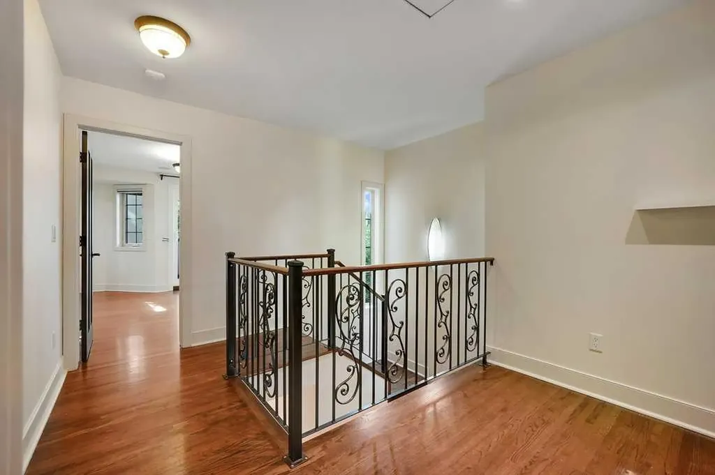 408 18a Street NW Calgary AB T2N2H2