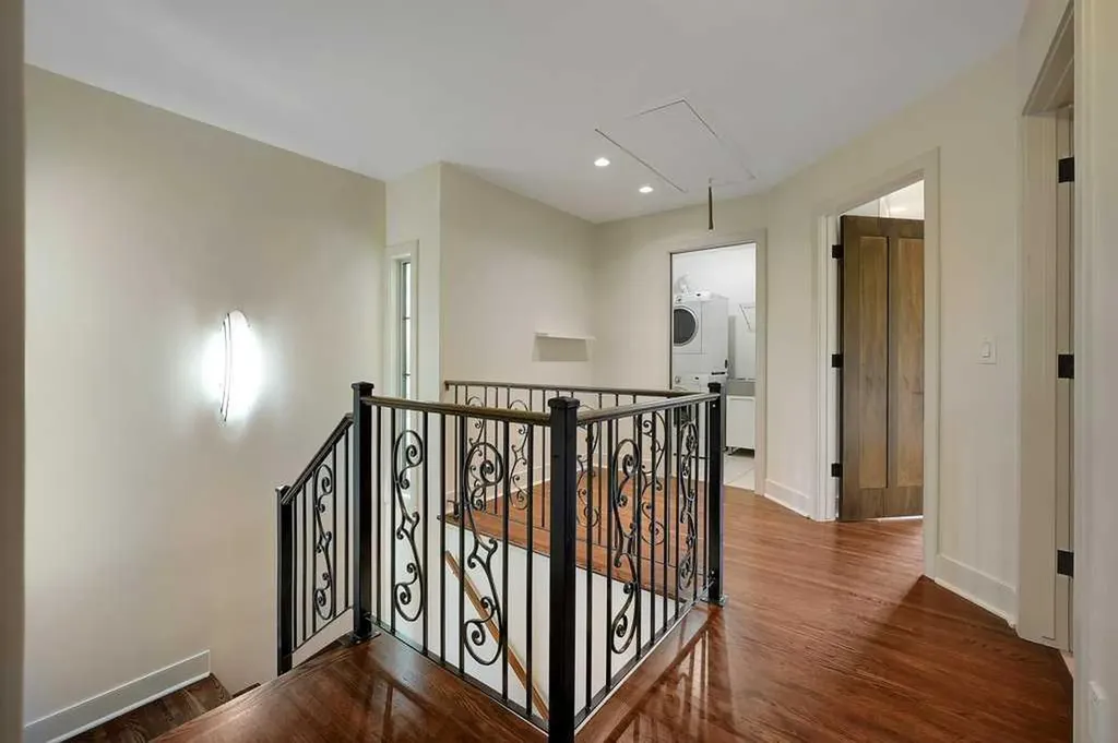 408 18a Street NW Calgary AB T2N2H2
