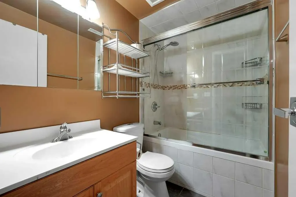 408 18a Street NW Calgary AB T2N2H2