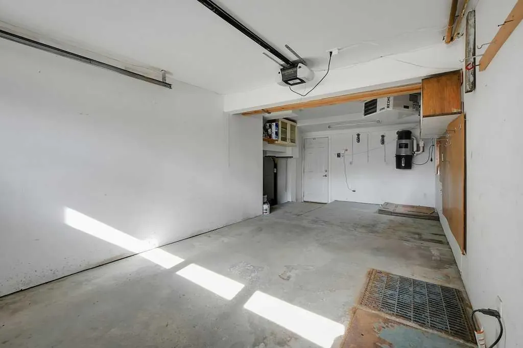 408 18a Street NW Calgary AB T2N2H2