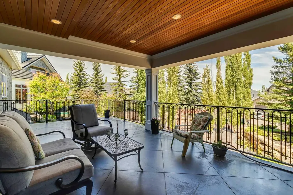 6 Aspen Ridge Lane SW Calgary AB T3H 5H9