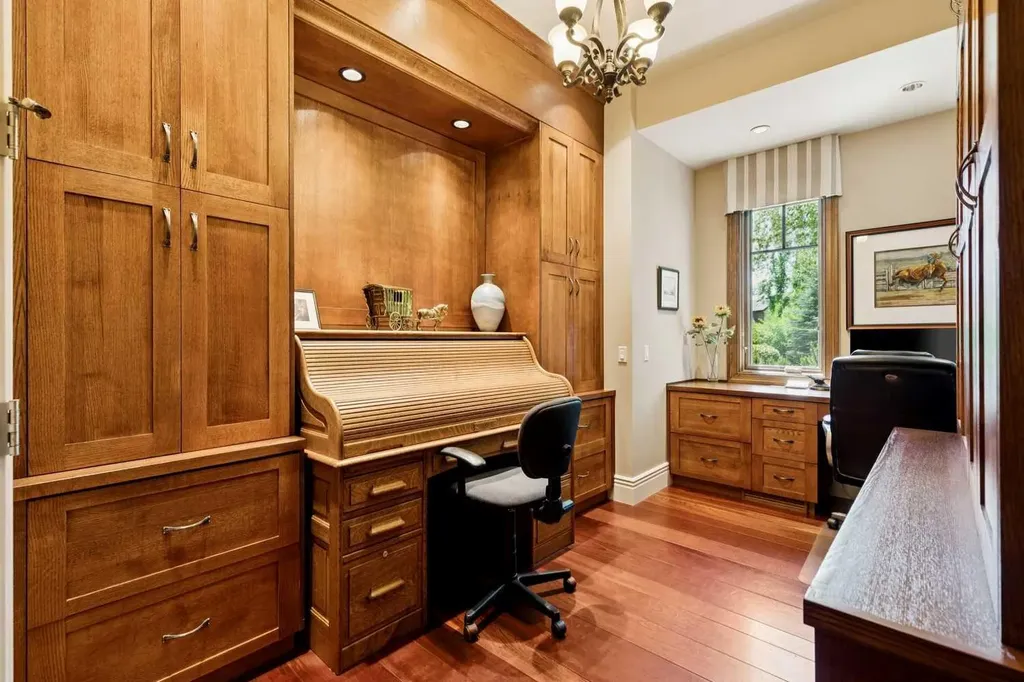 6 Aspen Ridge Lane SW Calgary AB T3H 5H9
