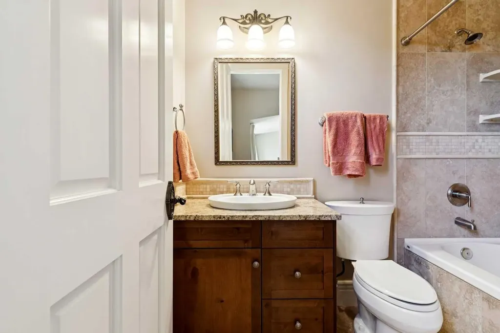 6 Aspen Ridge Lane SW Calgary AB T3H 5H9
