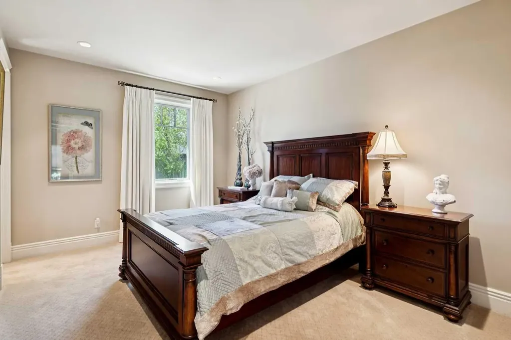 6 Aspen Ridge Lane SW Calgary AB T3H 5H9