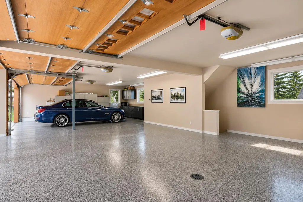 6 Aspen Ridge Lane SW Calgary AB T3H 5H9