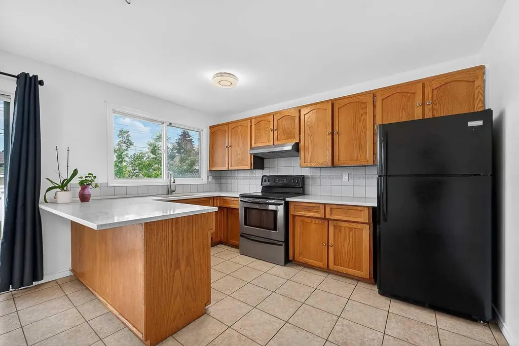 1608 54 Street SE Calgary AB T2A 1W8