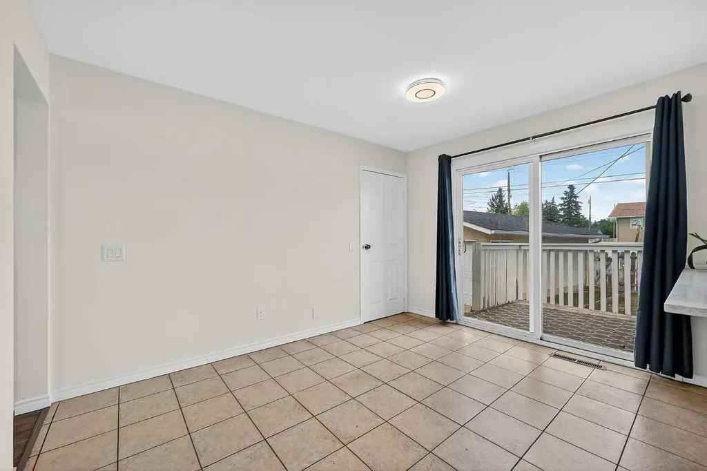 1608 54 Street SE Calgary AB T2A 1W8
