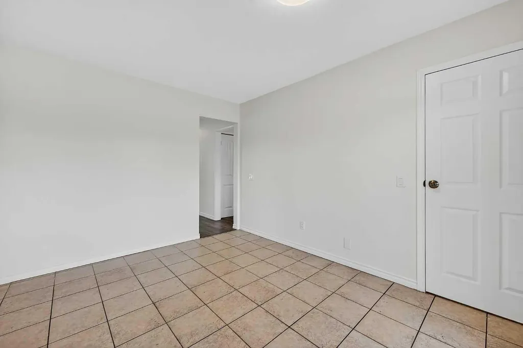 1608 54 Street SE Calgary AB T2A 1W8