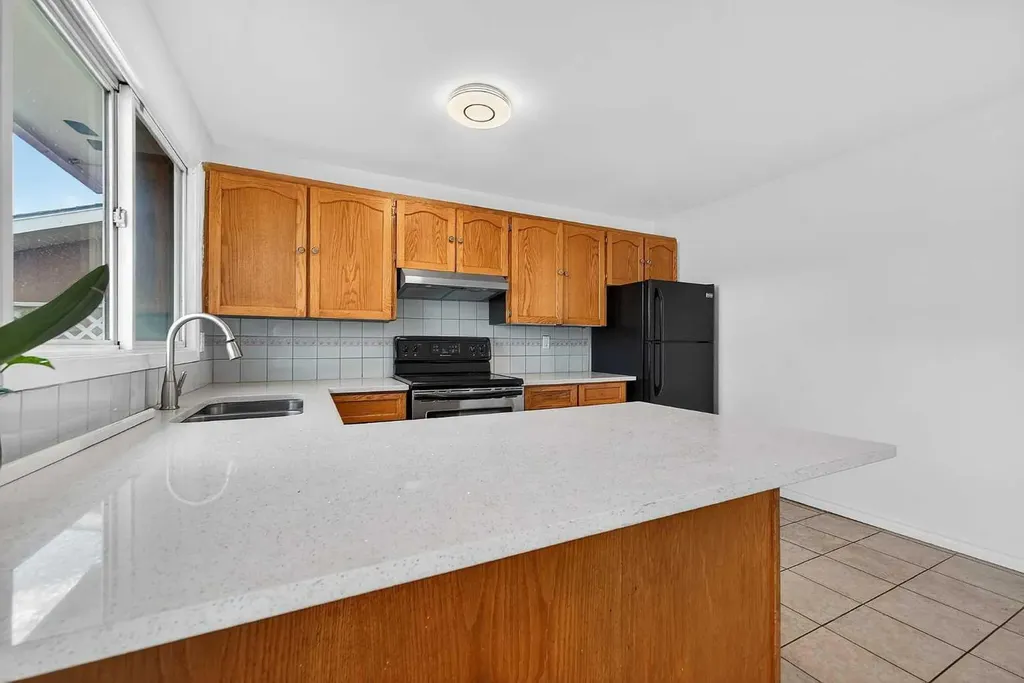 1608 54 Street SE Calgary AB T2A 1W8