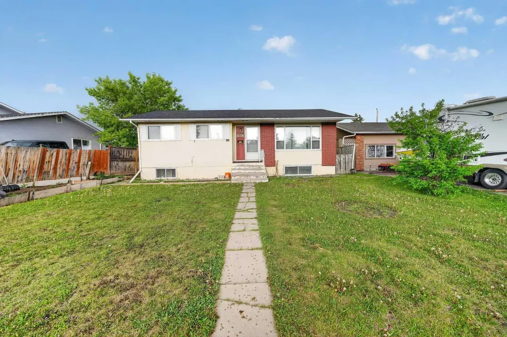 1608 54 Street SE Calgary AB T2A 1W8