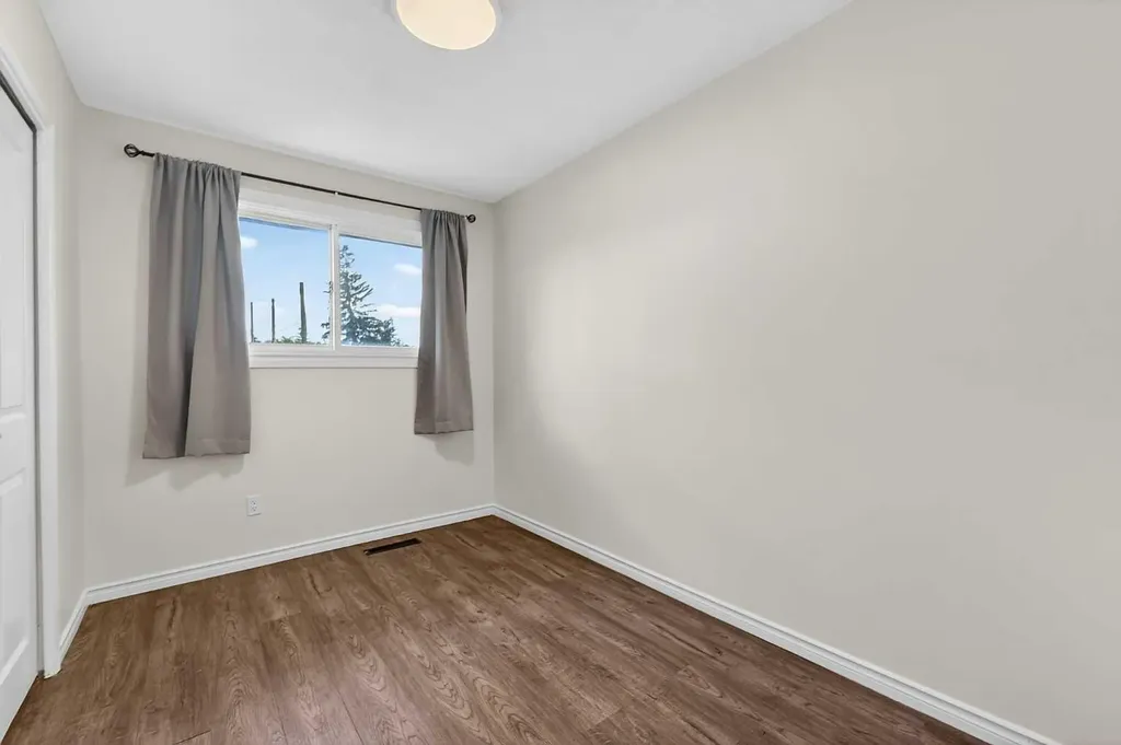 1608 54 Street SE Calgary AB T2A 1W8
