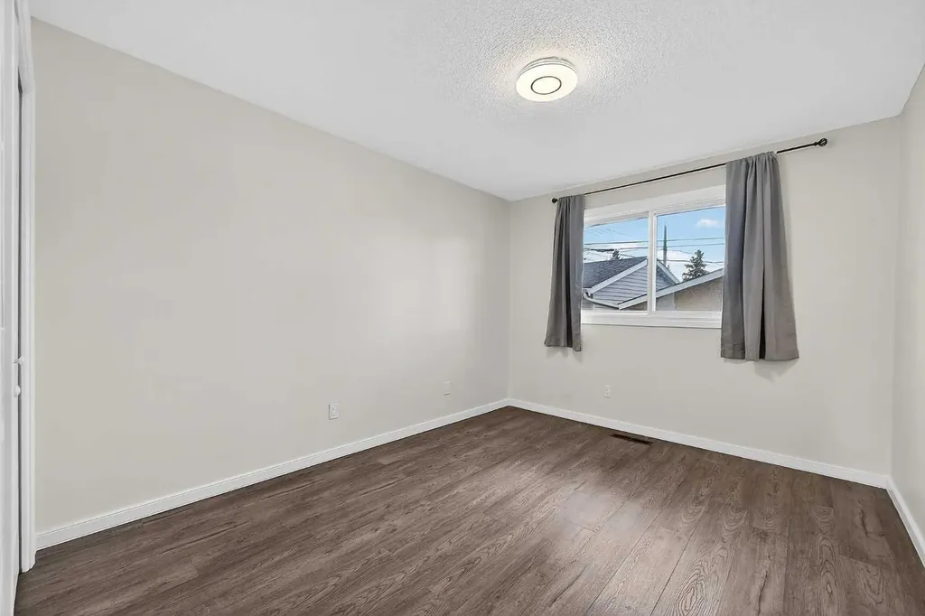 1608 54 Street SE Calgary AB T2A 1W8