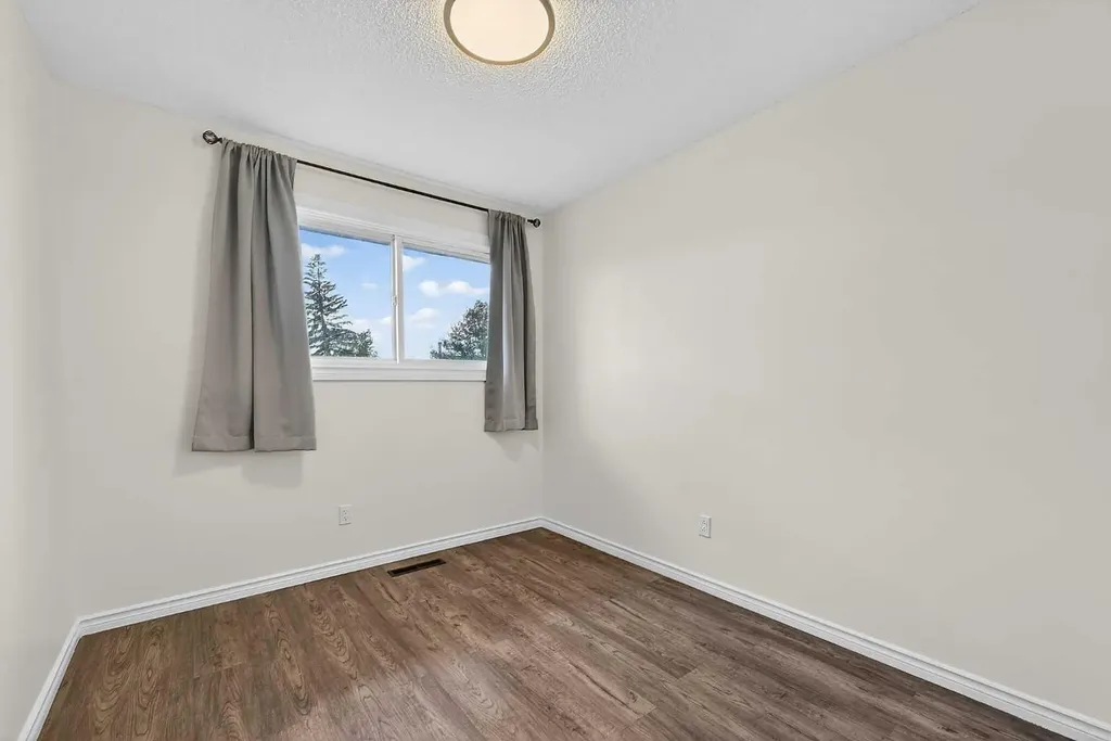 1608 54 Street SE Calgary AB T2A 1W8