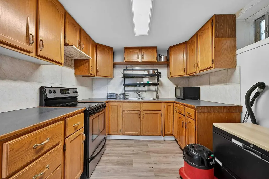 1608 54 Street SE Calgary AB T2A 1W8